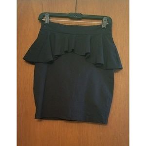 BEBE Sexy,flirty skirt